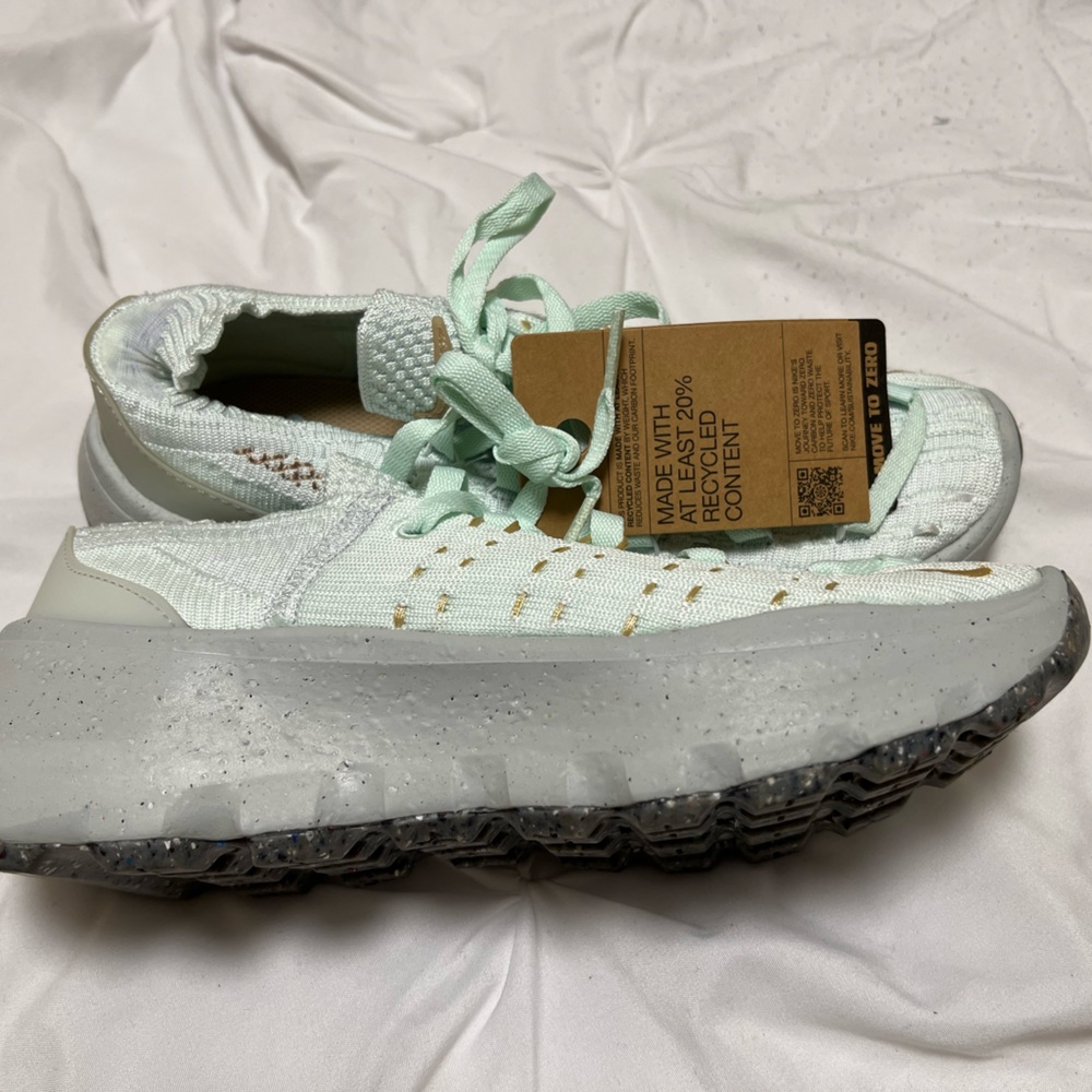 NIB Nike Space Hippie 04 women’s size 8 in hemp